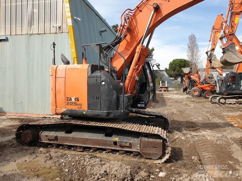 Hitachi ZX225USLC Pelle sur chenilles