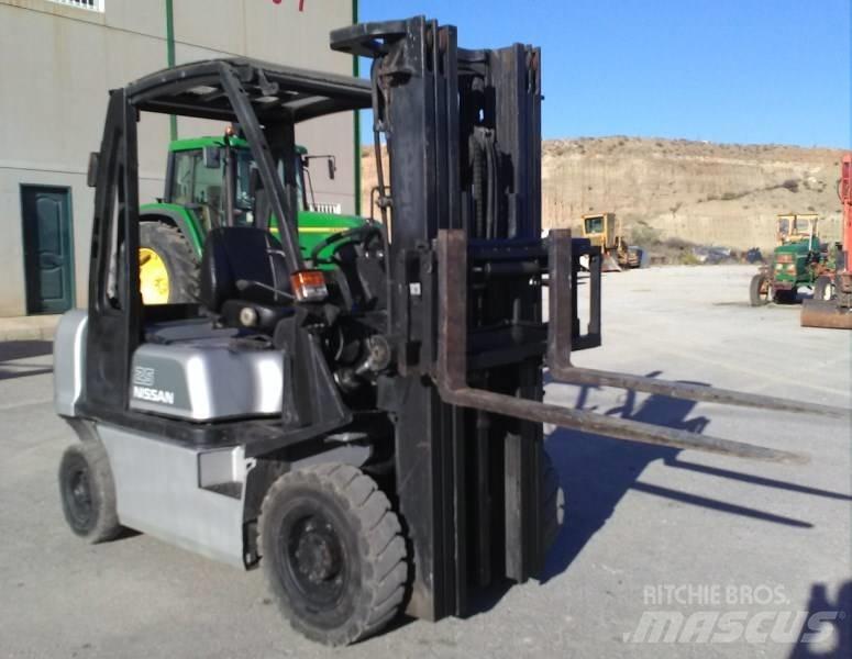 Nissan FD02A25Q Chariots diesel