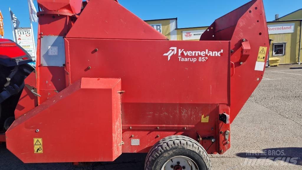 Kverneland 853 Dérouleuse, pailleuse