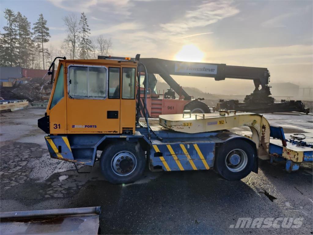 Sisu TR 180 AL 2 Tracteur de manœuvre