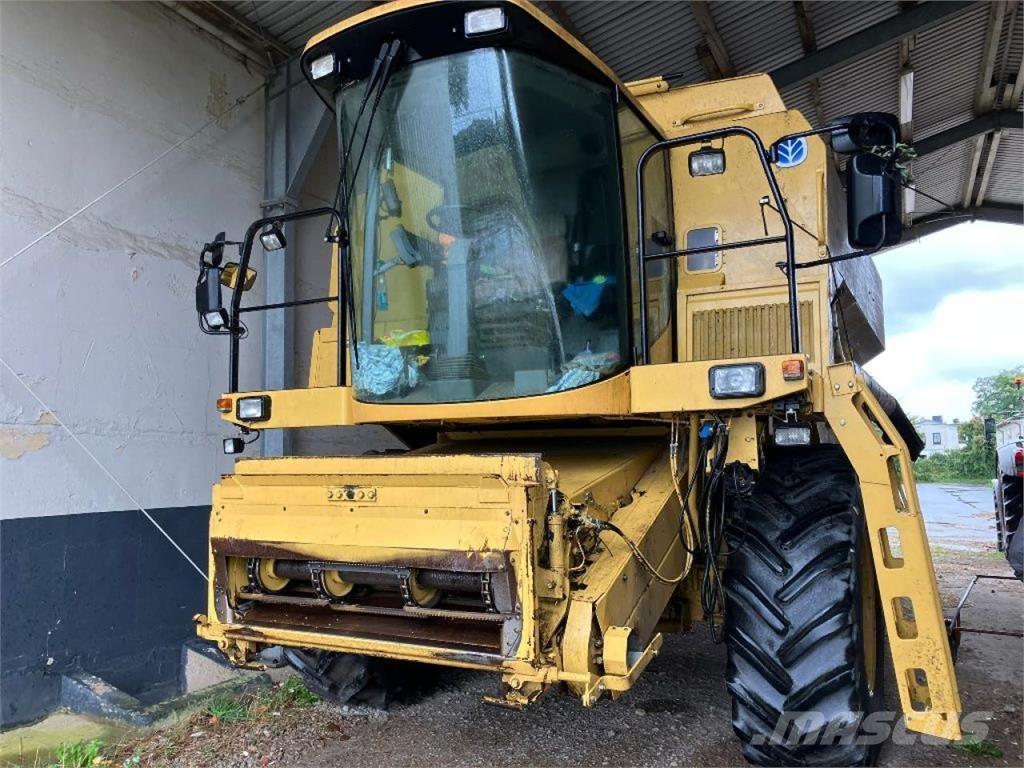 New Holland TX67 Moissonneuse batteuse