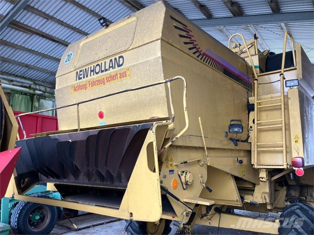 New Holland TX67 Moissonneuse batteuse