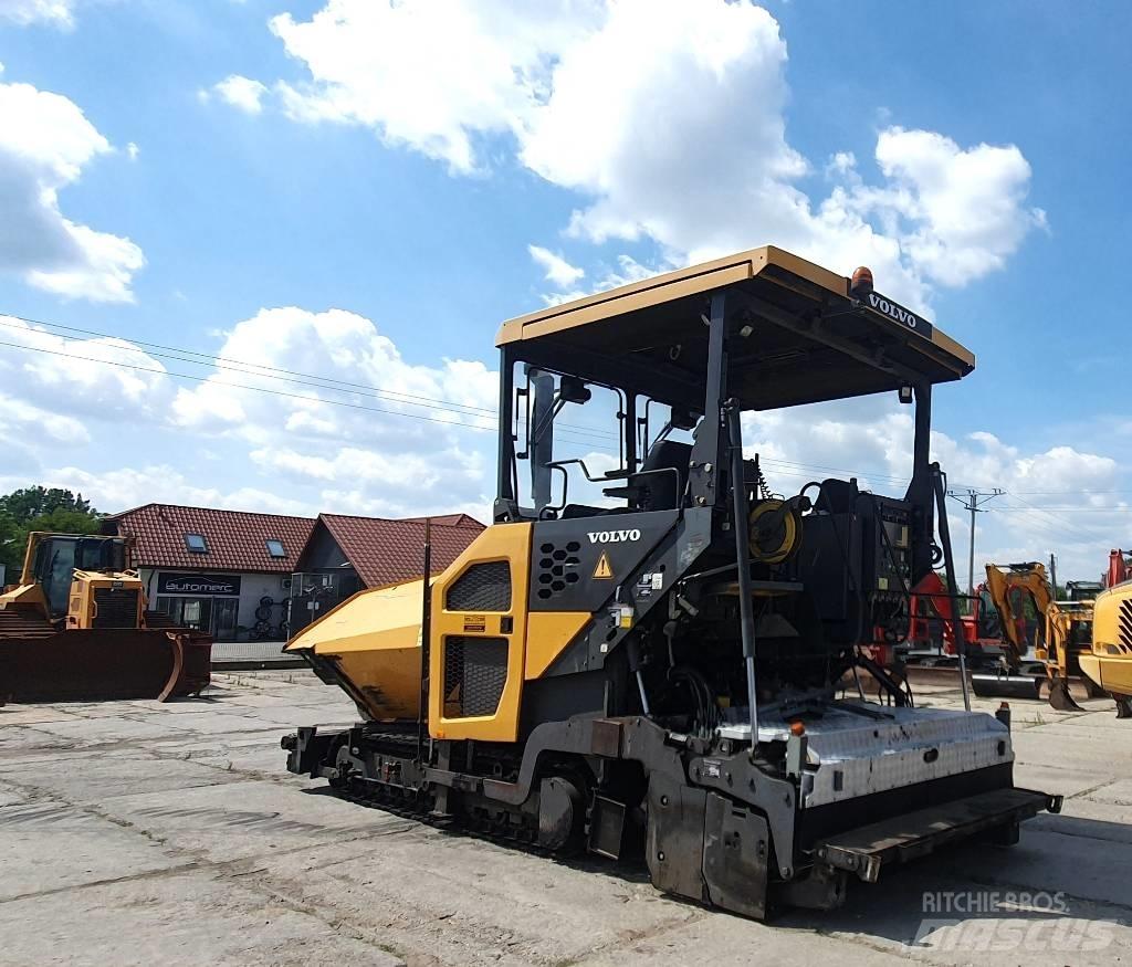 Volvo P 7820C Finisseur