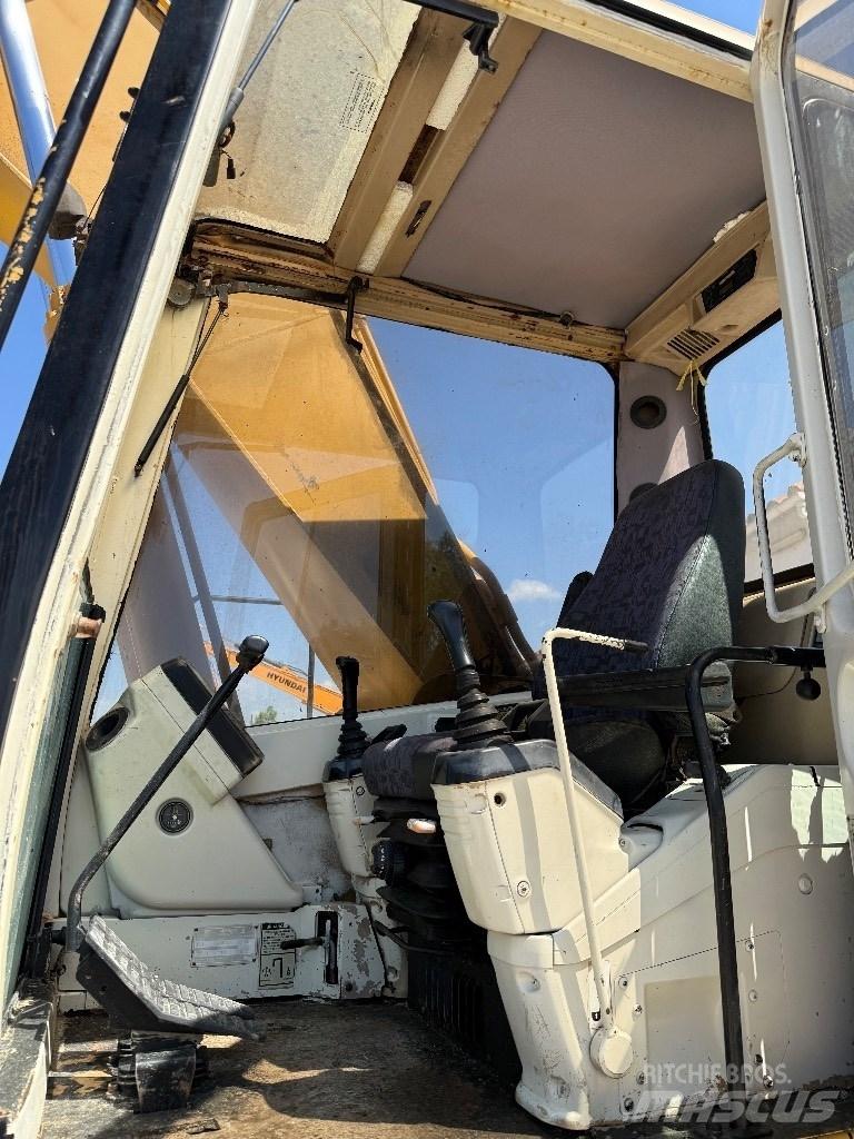 CAT 325 LN Pelle sur chenilles