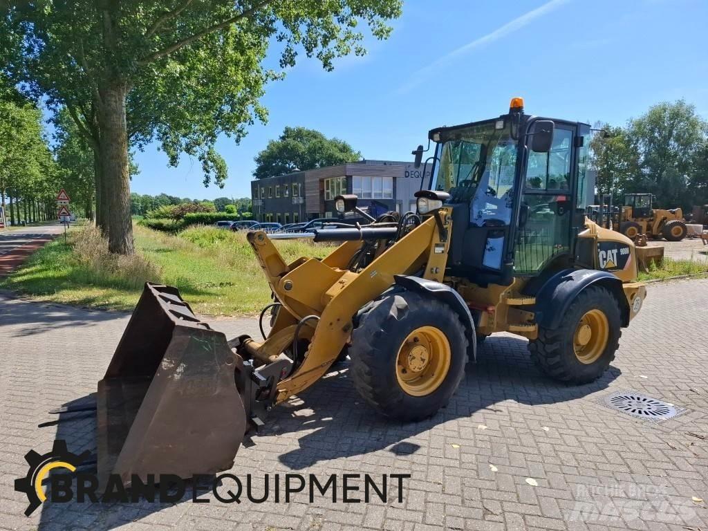 CAT 908H Chargeuse sur pneus