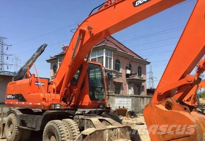 Doosan DH210W Pelle sur pneus