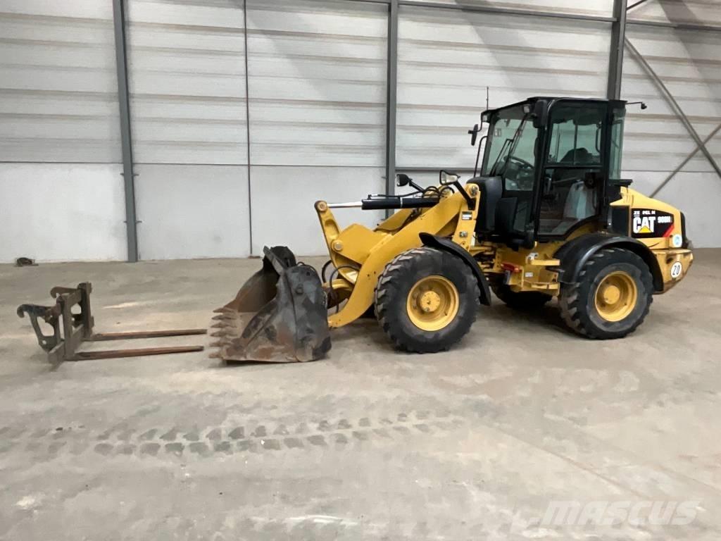 CAT 908 H 2 Chargeuse sur pneus