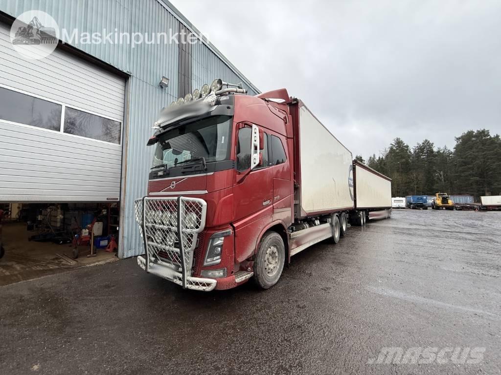 Volvo FH 16 Camion pour copeaux de bois