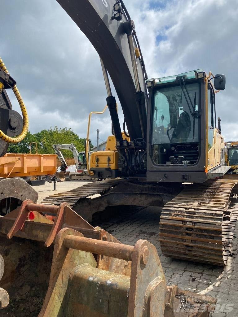 Volvo EC 220 D Pelle sur chenilles