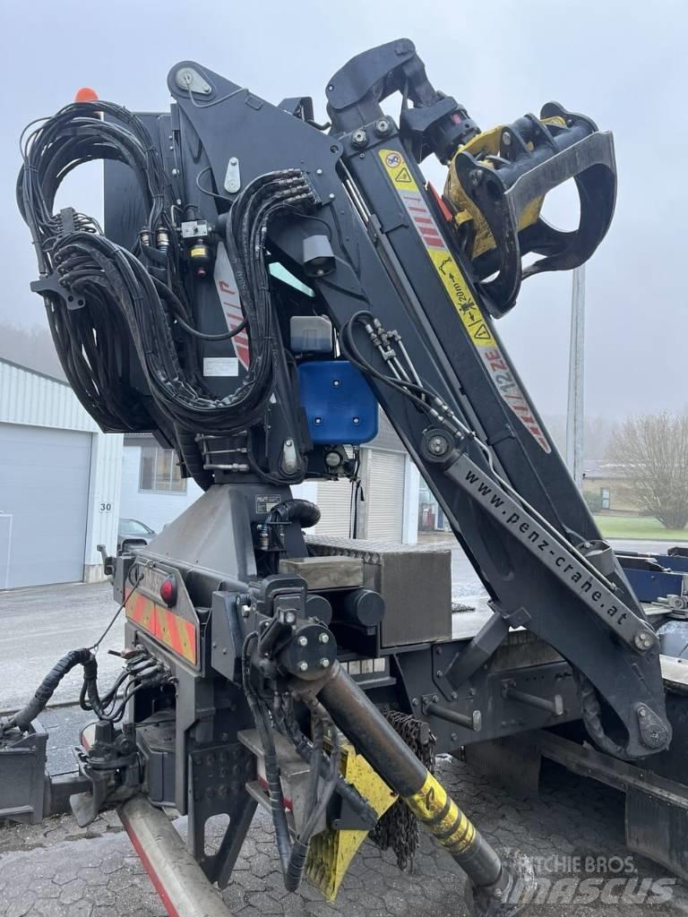Penz 12ZE8.30 Grue, Chargeur