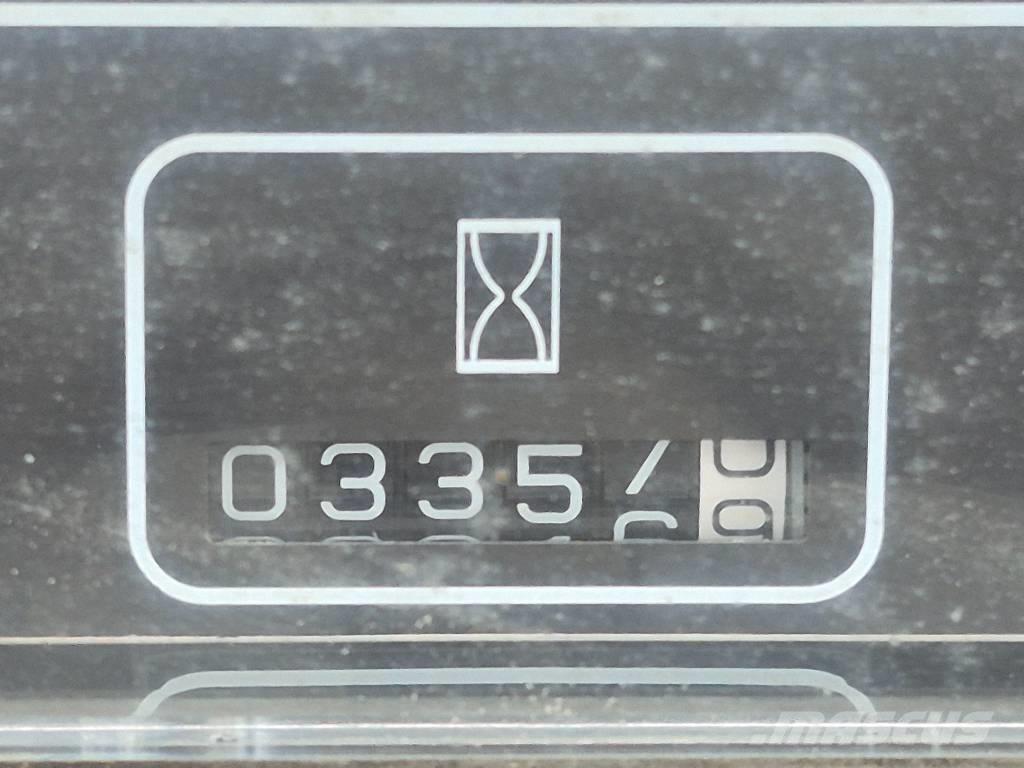 Nissan F04 B 40 H Autres Chariots élévateurs