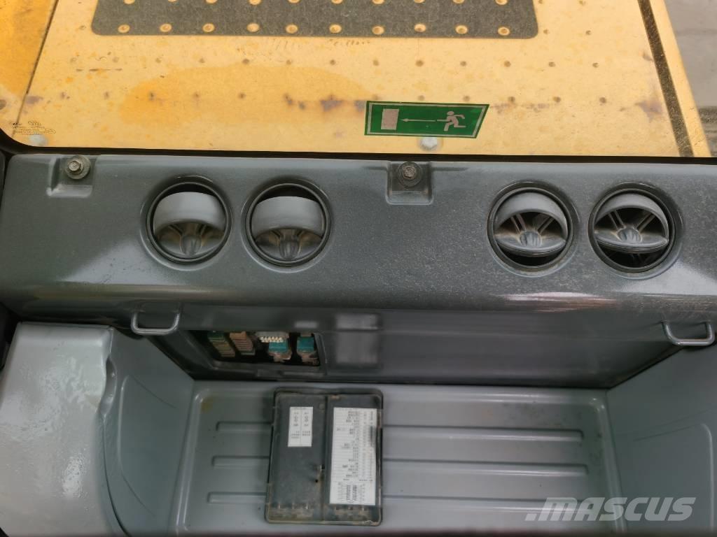 Komatsu PC 220-8 Pelle sur chenilles