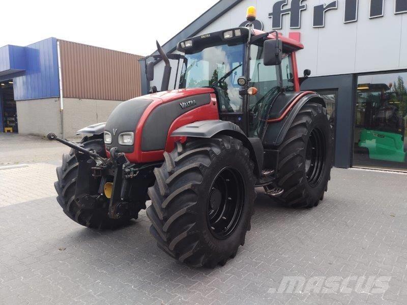 Valtra N 141 Tracteur