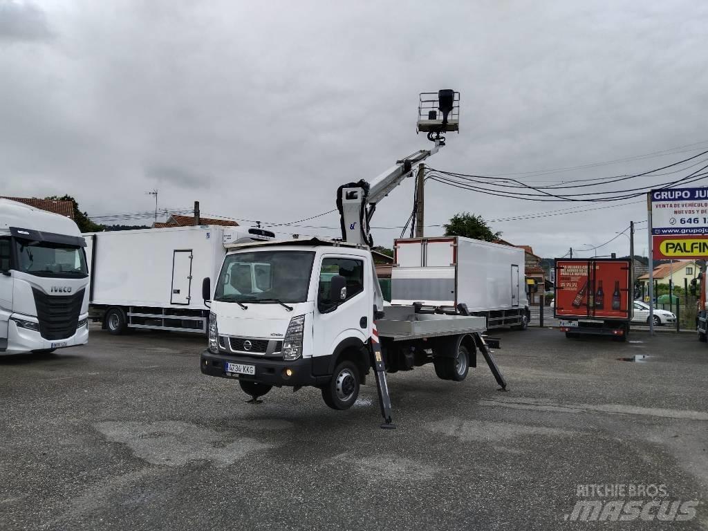Nissan CABSTAR 35.13 Camion plateau ridelle avec grue