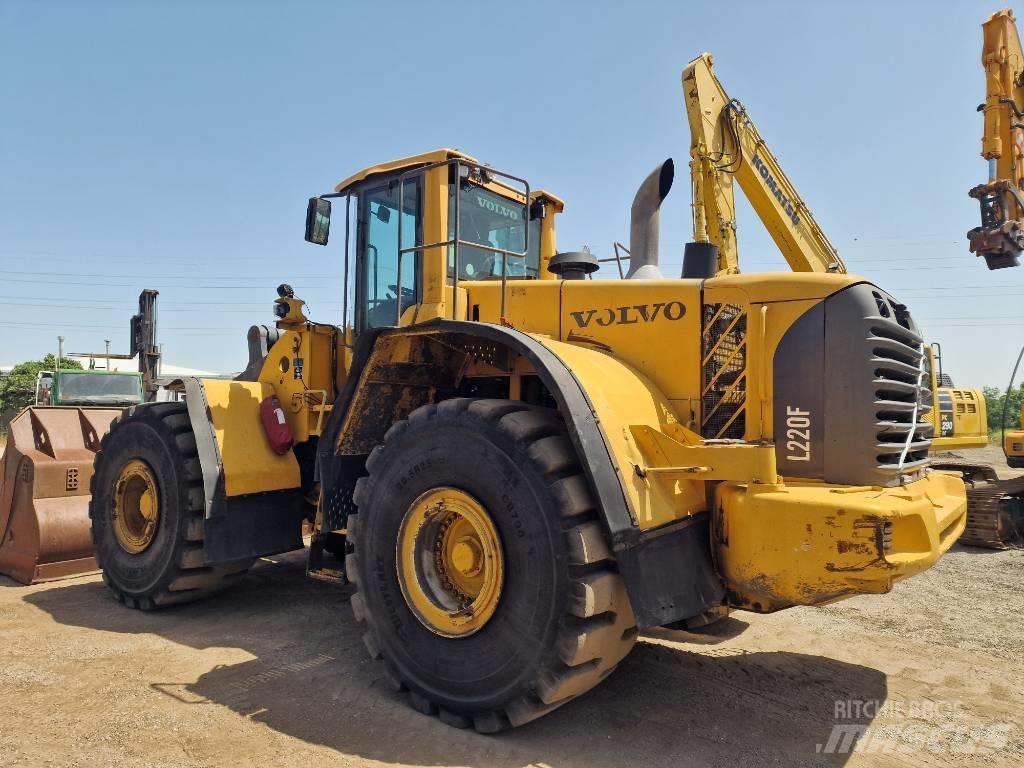 Volvo L 220 F Chargeuse sur pneus