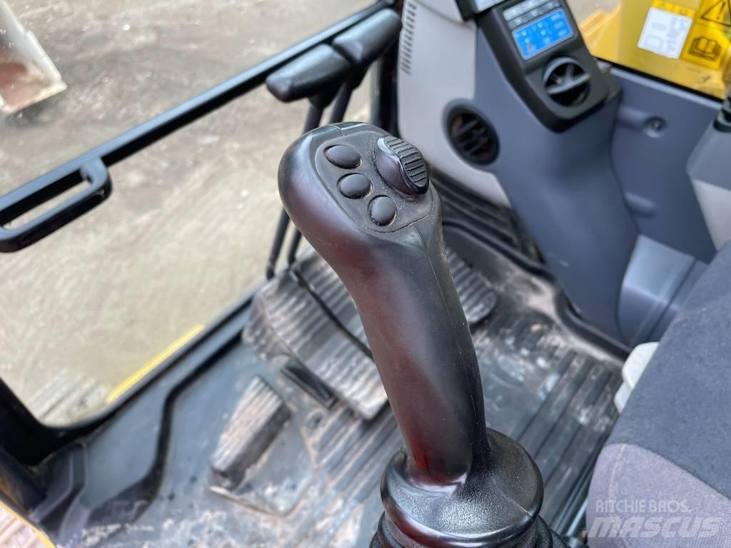 Komatsu PC 210 LC-11 Pelle longue portée