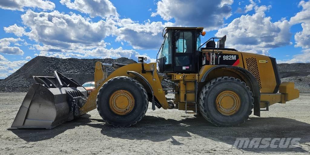 CAT 982 M Chargeuse sur pneus