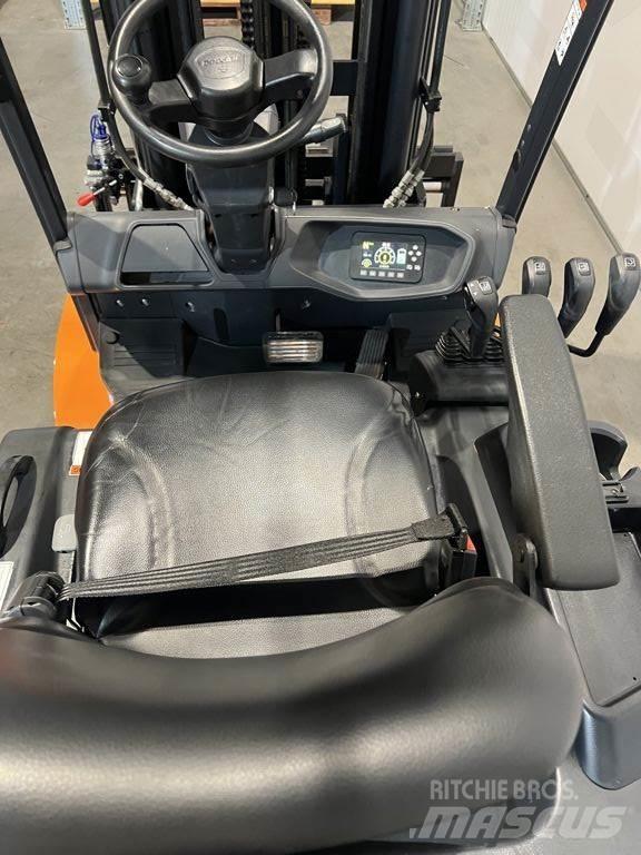 Doosan B34NS Chariots élévateurs électriques