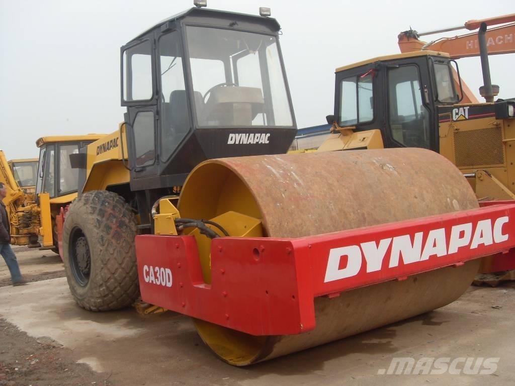 Dynapac CA 30 D Rouleaux monocylindre