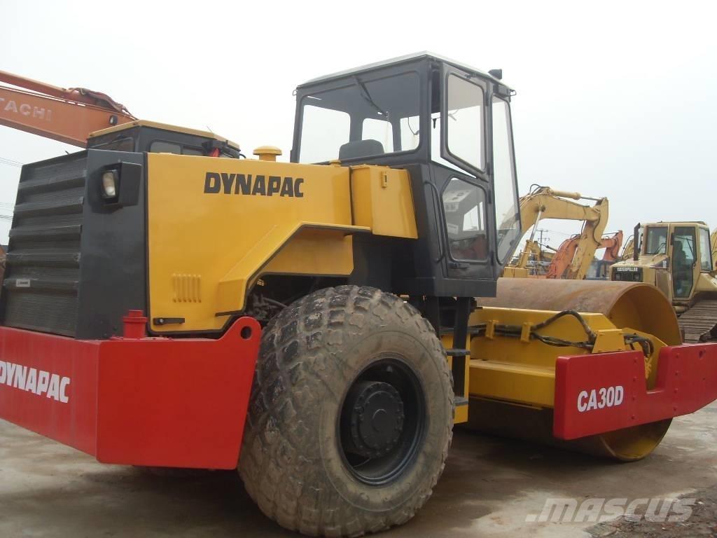 Dynapac CA 30 D Rouleaux monocylindre
