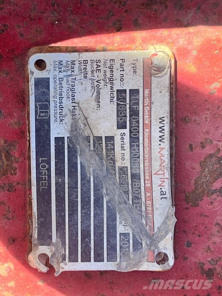 Takeuchi TB 295 W Pelle sur pneus