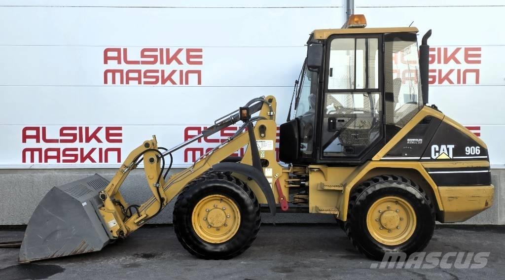 CAT 906 Chargeuse sur pneus