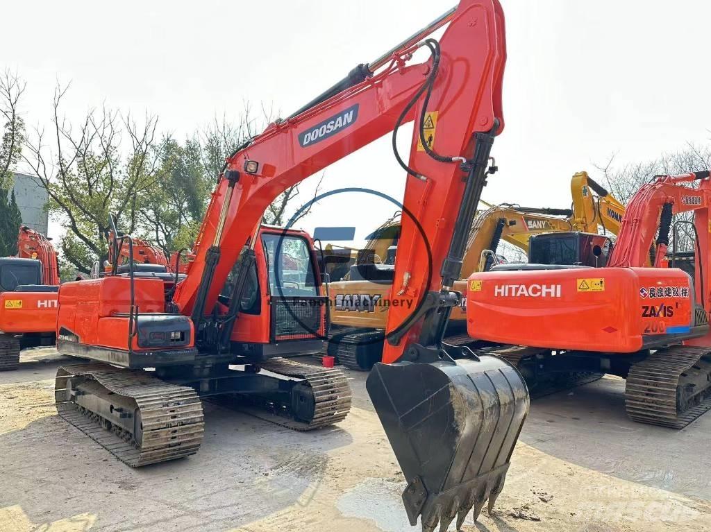 Doosan DX 140 Pelle sur chenilles