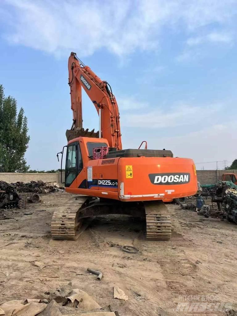 Doosan DH 225 LC-9 Pelle sur chenilles