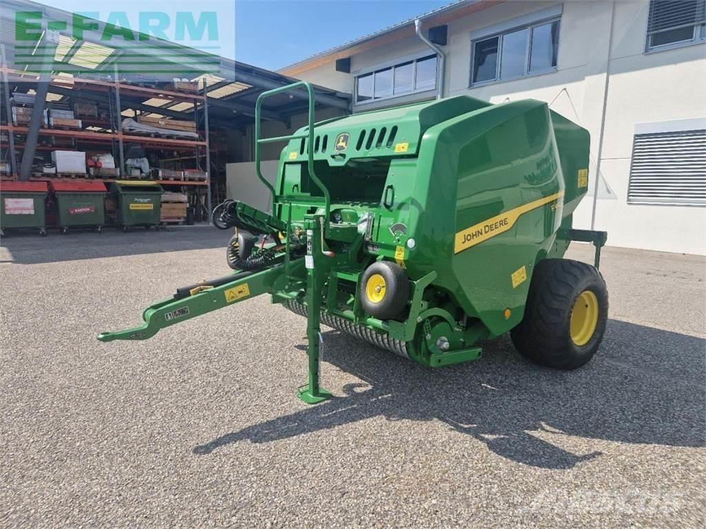 John Deere F441M Presse cubique
