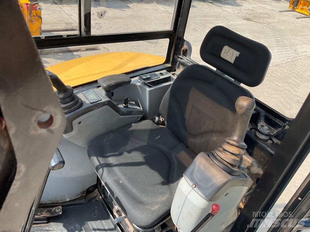 CAT 302.7 D CR Mini pelle < 7t