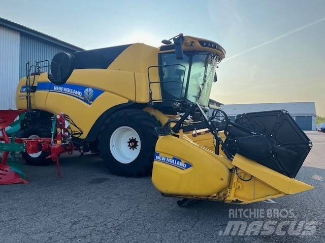 New Holland CX8.70 Moissonneuse batteuse