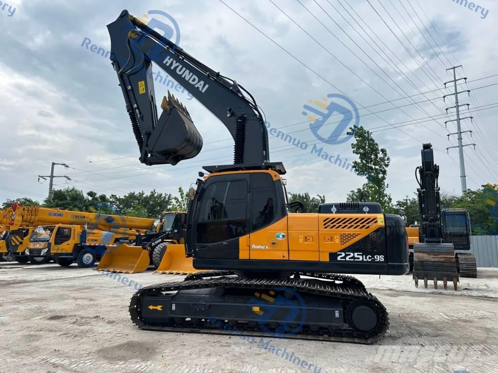 Hyundai 225LC-9S Pelle sur chenilles