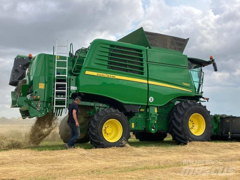 John Deere T 560 i Moissonneuse batteuse