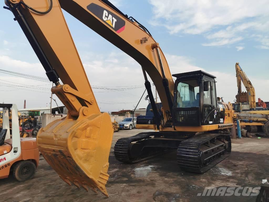 CAT 330 D L Pelle sur chenilles