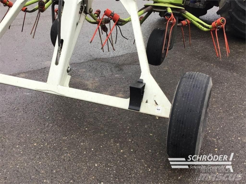 CLAAS VOLTO 800 T Rateau faneur