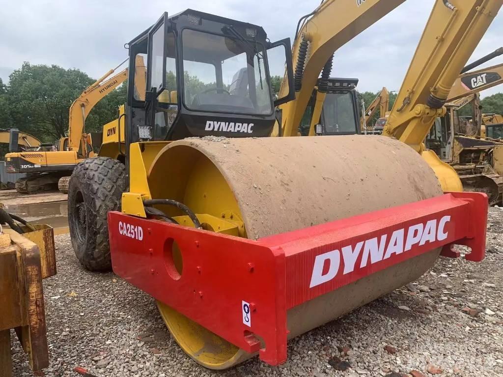 Dynapac CA 251 D Rouleaux monocylindre
