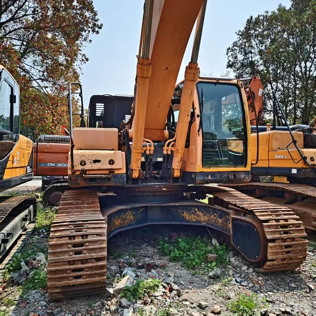 Hyundai Robex 305 LC Pelle sur chenilles