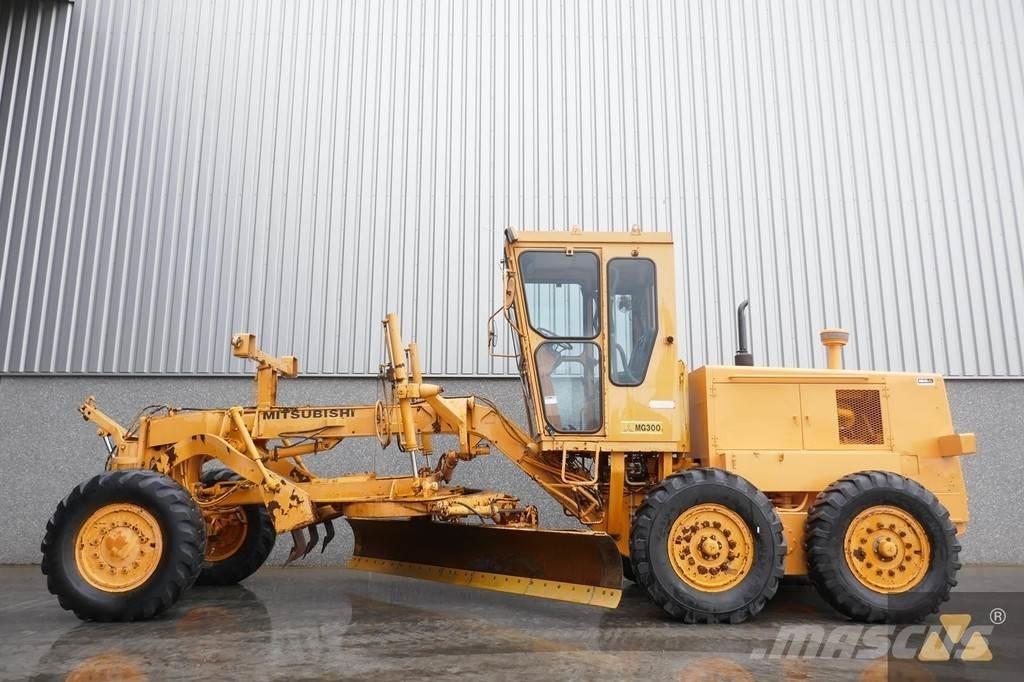 Mitsubishi MG300 Niveleuse