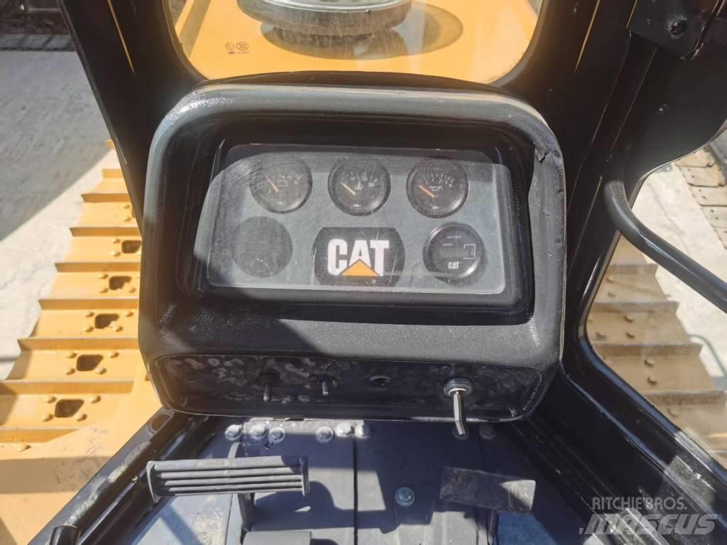CAT D 5 K Bouteurs sur chenilles