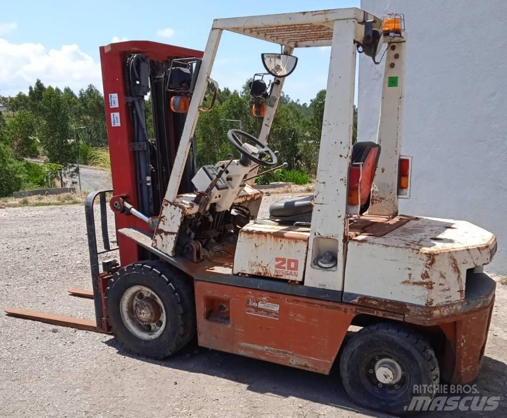 Nissan EH02A20U Chariots diesel