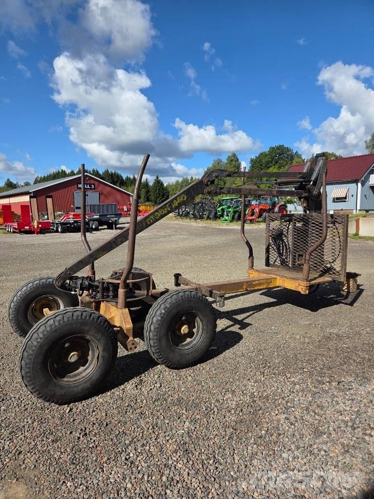 Mowi 1840 Remorque forestière avec grue