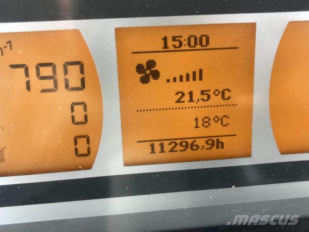 Fendt 828 VARIO Tracteur