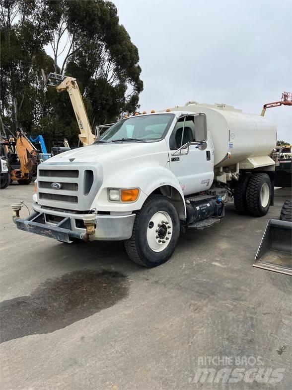 Ford F750 Motrici cisterna