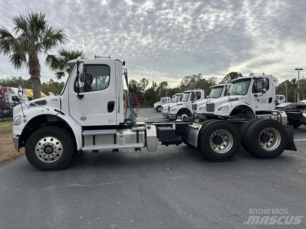 Freightliner M2 Tracteur routier