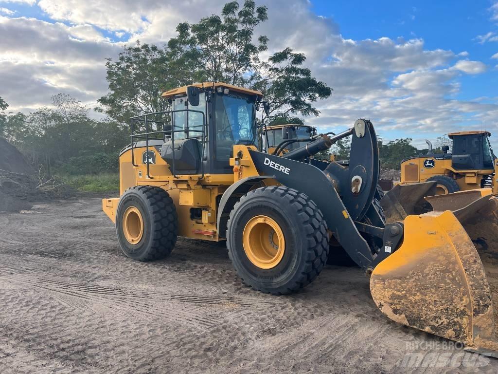 DEERE 724P Chargeuse sur pneus