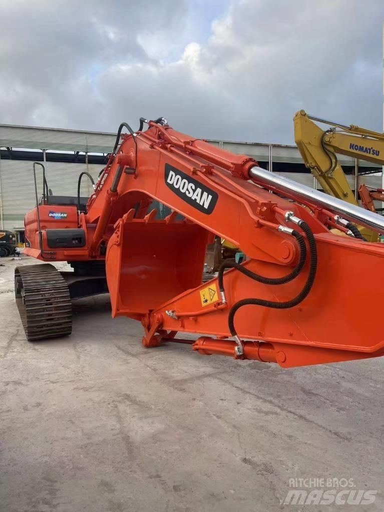 Doosan DX300LC-9C Pelle sur chenilles