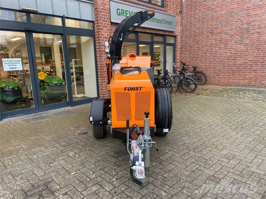  Först ST6D.24 Ensileuse automotrice