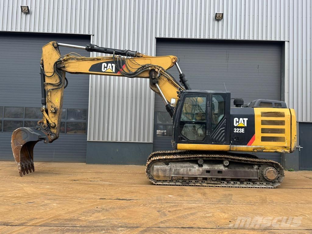 CAT 323E Pelle sur chenilles