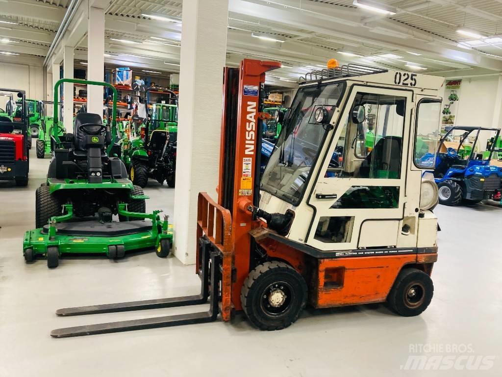 Nissan 25 Chariots GPL