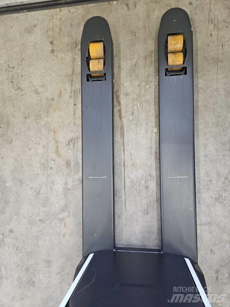 Bobcat LPM 15 N Transpalette accompagnant